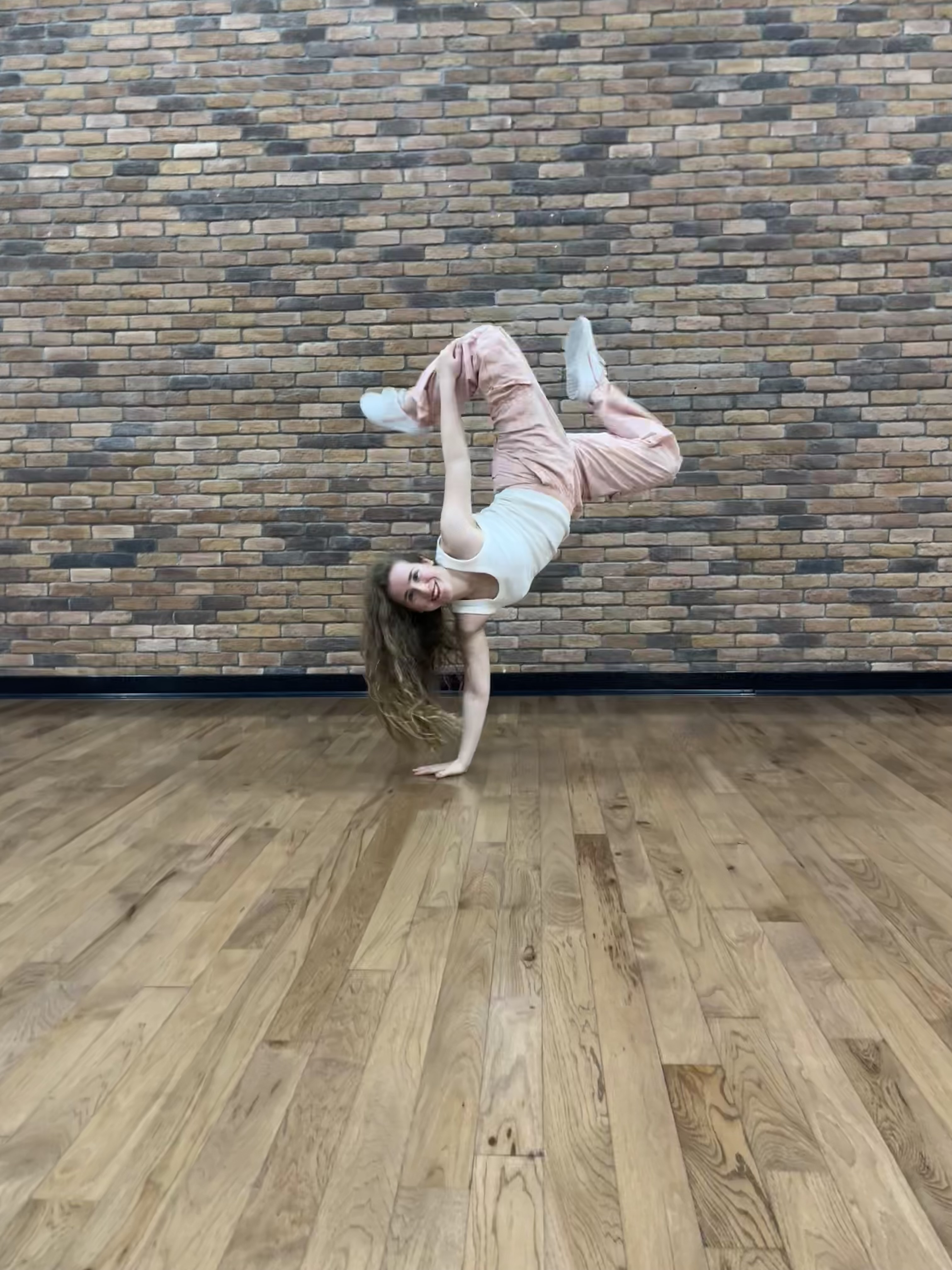 One-arm Handstand